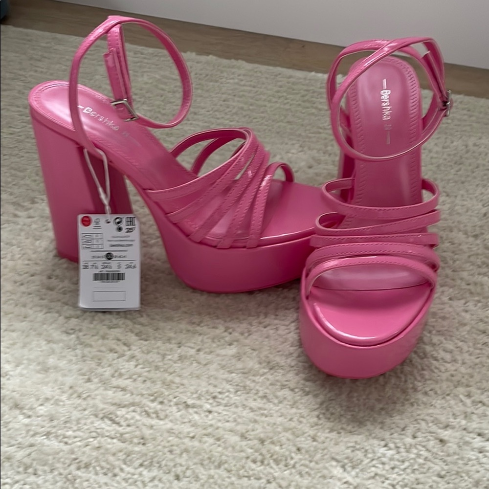 Bershka Pink Platform Sandals with Chunky Silhouette